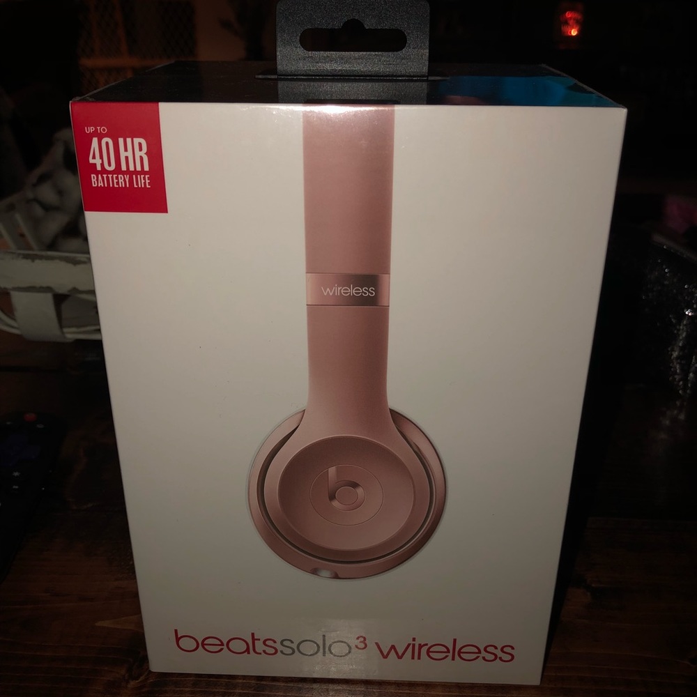 Beats solo 3 wireless brand new in unopened box